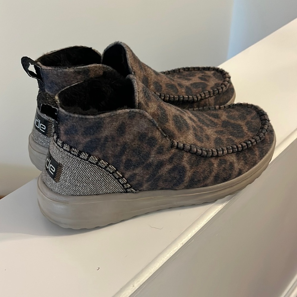 HEYDUDES In Leopard